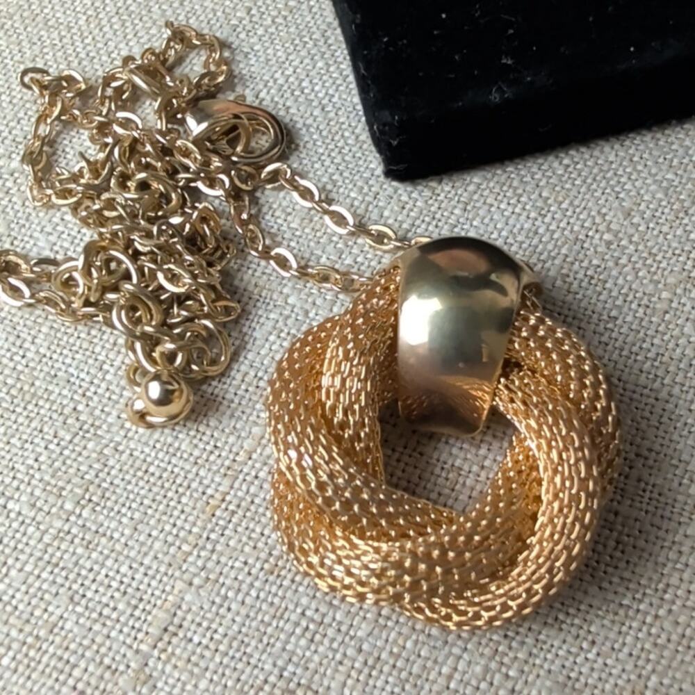 Elegant Gold-Tone Twisted Knot Pendant Necklace